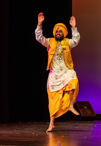 Intermediate Bhangra dancer